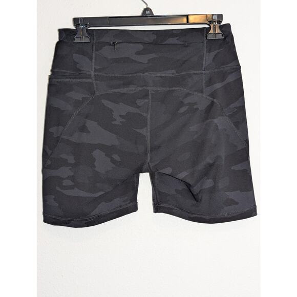 Sweaty Betty Power 6 inch Black Camo Shorts Zipper Front Size 8-10 - Picture 3 of 5